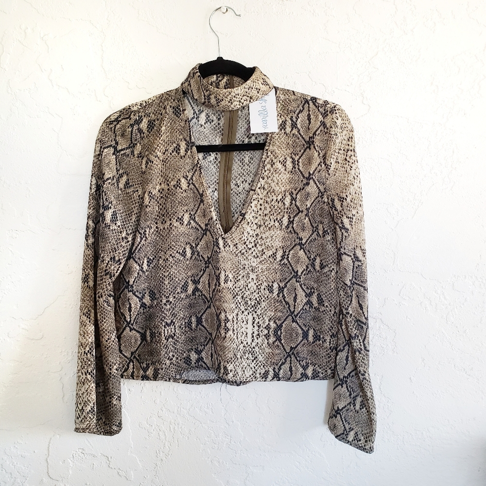 Vanilla Sky Snakeskin Collared deep v blou…